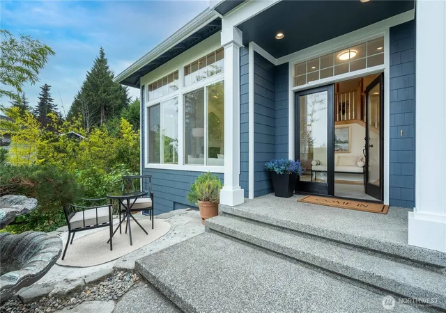 Photo 3 of Sale Pending at 5404 Northeast 197th St, Lake Forest Park, WA 98155 | MLS# NWM2585188 | Listing updated on 2026-09-27