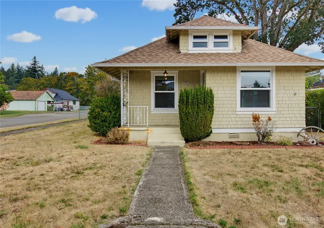 Photo 3 of Sale Pending at 511 Louviers Ave, Dupont, WA 98327 | MLS# NWM2585214 | Listing updated on 2026-10-21