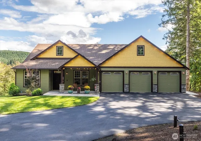 Single family home for sale at 650 Agate Crk Dr, Kalama, WA 98625 | MLS# NWM2585218