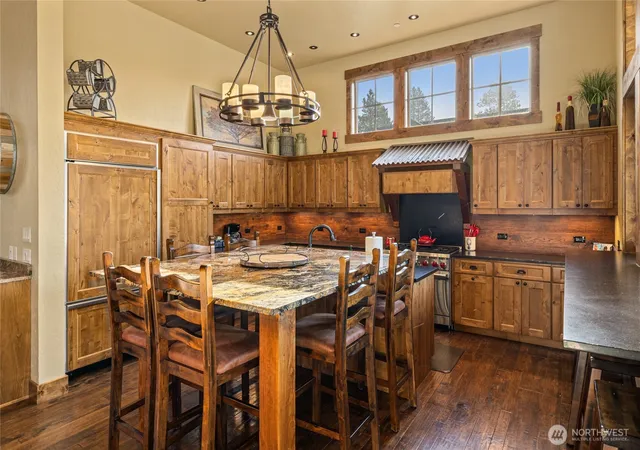 Photo 3 of Single family home for sale at 400 Tipple Hl Loop, Cle Elum, WA 98922 | MLS# NWM2585222 | Listing updated on 2026-09-24