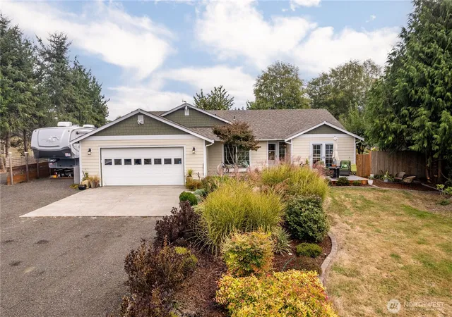 Photo 1 of Single family home for sale at 126 Greenwood Rd, Cathlamet, WA 98612 | MLS# NWM2585225 | Listing updated on 2026-09-23