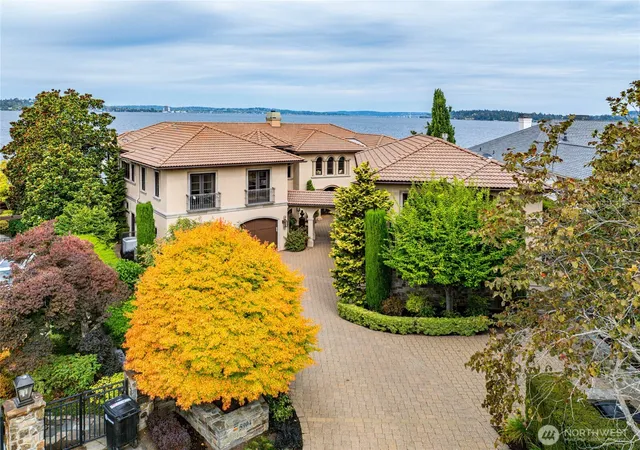 Photo 4 of Single family home for sale at 5904 SE 20th Street, Mercer Island, WA 98040 | MLS# NWM2585230 | Listing updated on 2026-10-01