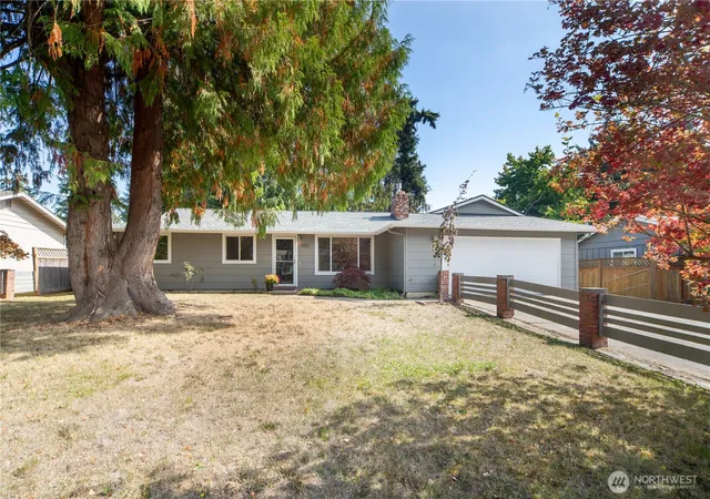 Photo 1 of Sale Pending at 1022 Logan St, Port Townsend, WA 98368 | MLS# NWM2585237 | Listing updated on 2026-09-27
