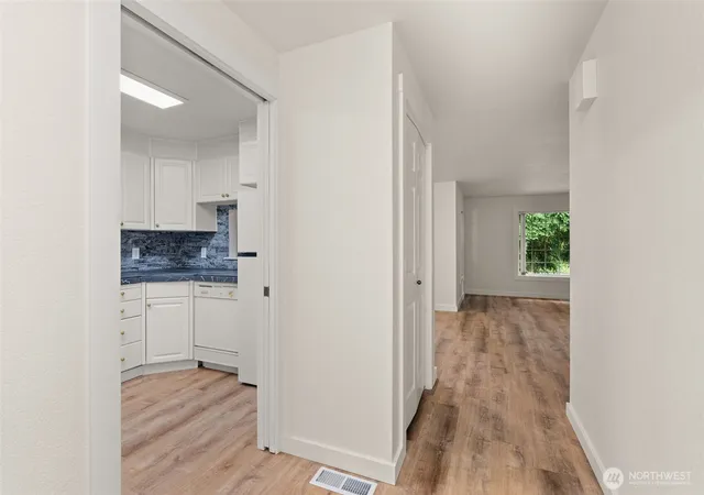 Photo 4 of Single family home for sale at 123 Robert Frost Dr, Centralia, WA 98531 | MLS# NWM2585242 | Listing updated on 2026-09-23