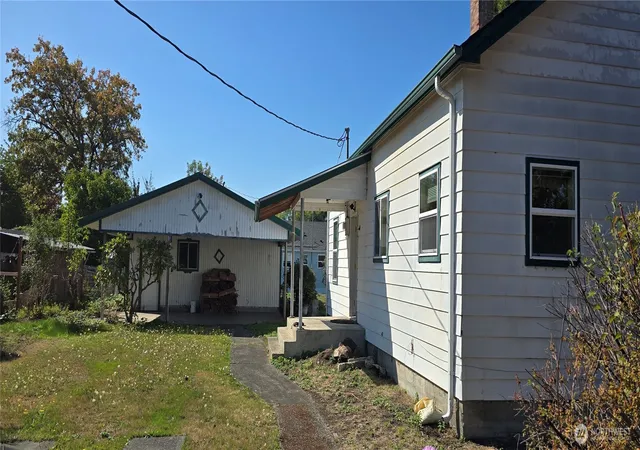 Photo 2 of Single family home for sale at 371 Main St, Buckley, WA 98321 | MLS# NWM2585247 | Listing updated on 2026-09-26
