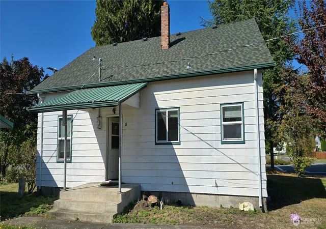 Photo 3 of Single family home for sale at 371 Main St, Buckley, WA 98321 | MLS# NWM2585247 | Listing updated on 2026-09-26