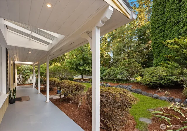 Photo 4 of Single family home for sale at 2108 NE 165th Street, Shoreline, WA 98155 | MLS# NWM2585260 | Listing updated on 2026-09-22