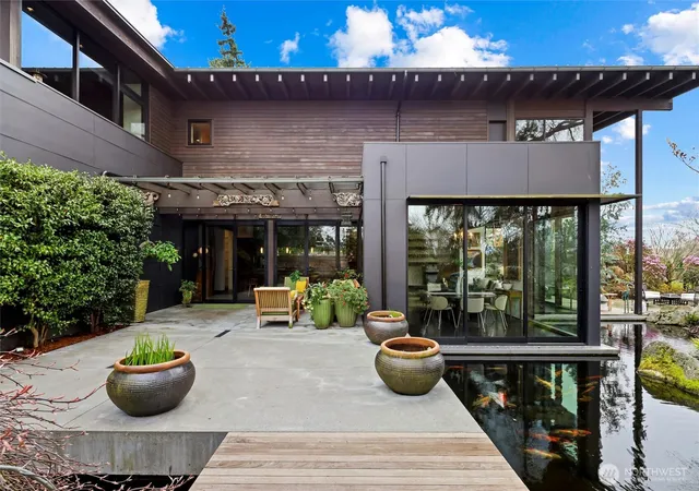 Photo 1 of Single family home for sale at 919 6th Street W, Kirkland, WA 98033 | MLS# NWM2585263 | Listing updated on 2026-09-29