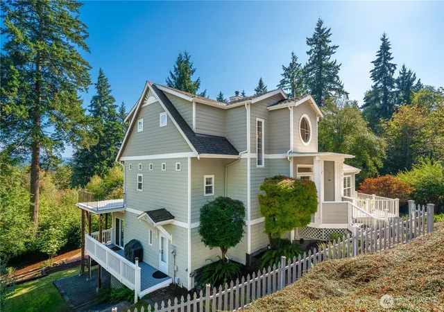 Photo 3 of Single family home for sale at 13704 120th Street E, Puyallup, WA 98374 | MLS# NWM2585268 | Listing updated on 2026-10-01