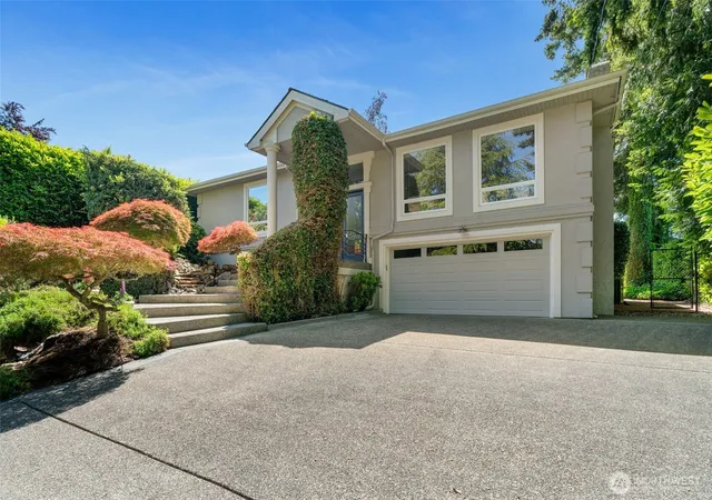 Photo 4 of Single family home for sale at 11912 Marine View Dr, Edmonds, WA 98026 | MLS# NWM2585270 | Listing updated on 2026-09-30
