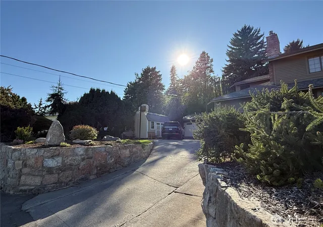 Photo 3 of Single family home for sale at 300 Canyon Ct Dr, Omak, WA 98841 | MLS# NWM2585276 | Listing updated on 2026-09-29