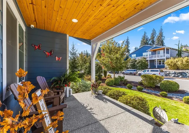 Photo 3 of Single family home for sale at 16632 Frazier Hts Pl, Burlington, WA 98233 | MLS# NWM2585277 | Listing updated on 2026-09-29