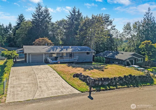Photo 2 of Single family home for sale at 6910 E Cascade Dr, Port Orchard, WA 98366 | MLS# NWM2585278 | Listing updated on 2026-09-30