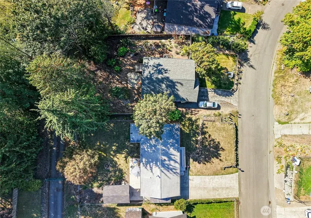 Photo 3 of Single family home for sale at 6910 E Cascade Dr, Port Orchard, WA 98366 | MLS# NWM2585278 | Listing updated on 2026-09-30