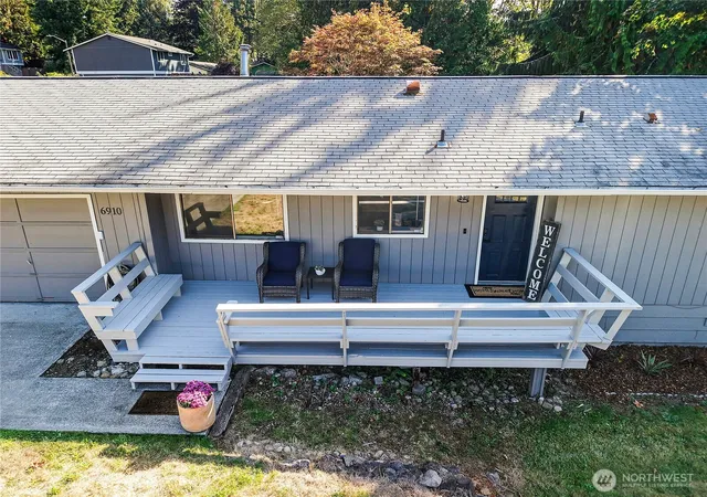 Photo 3 of Single family home for sale at 6910 E Cascade Dr, Port Orchard, WA 98366 | MLS# NWM2585278 | Listing updated on 2026-09-30