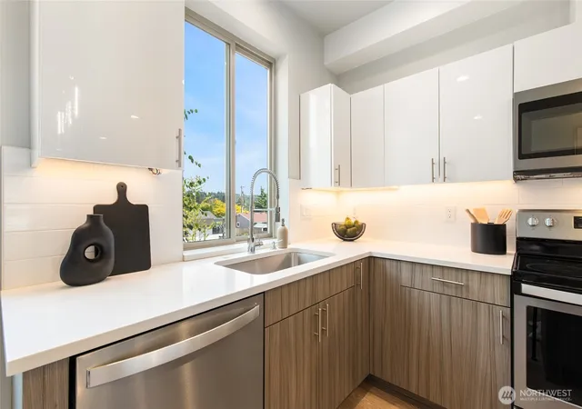 Photo 3 of Townhouse for sale at 7628 222nd Street SW #c4, Edmonds, WA 98026 | MLS# NWM2585281 | Listing updated on 2026-09-22