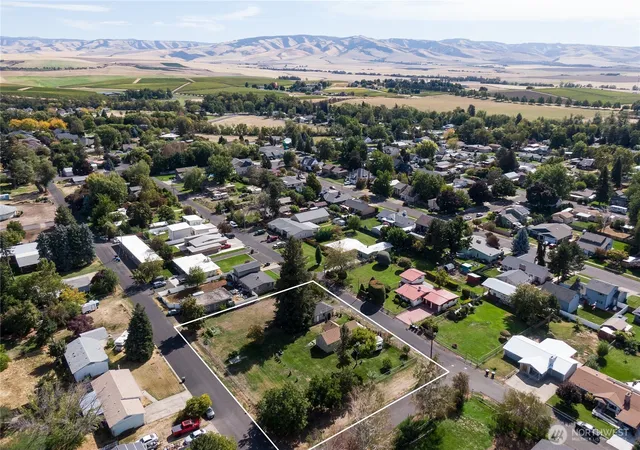 Photo 3 of Single family home for sale at 1849 Delmont St, Walla Walla, WA 99362 | MLS# NWM2585284 | Listing updated on 2026-09-29