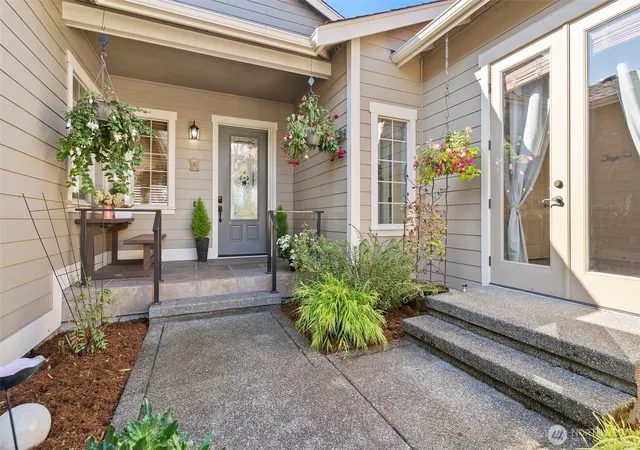 Photo 3 of Single family home for sale at 1740 Skyline Ridge Ln SW, Tumwater, WA 98512 | MLS# NWM2585289 | Listing updated on 2026-09-22