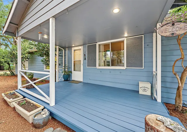 Photo 2 of Single family home for sale at 10903 Meadow Rd Sw, Lakewood, WA 98499 | MLS# NWM2585290 | Listing updated on 2026-09-29