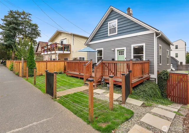 Photo 1 of Single family home for sale at 6271 Ellis Ave S, Seattle, WA 98108 | MLS# NWM2585291 | Listing updated on 2026-10-03