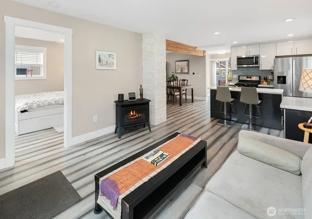 Photo 4 of Single family home for sale at 6271 Ellis Ave S, Seattle, WA 98108 | MLS# NWM2585291 | Listing updated on 2026-10-03