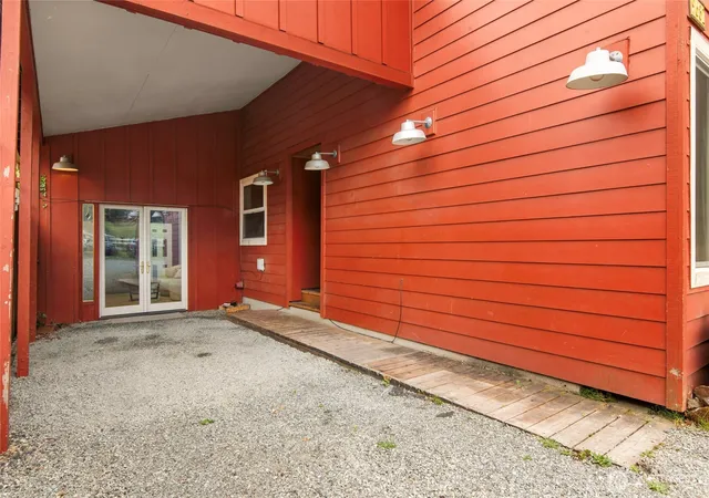 Photo 3 of Single family home for sale at 9682 Beacon Ave S, Seattle, WA 98118 | MLS# NWM2585292 | Listing updated on 2026-10-01