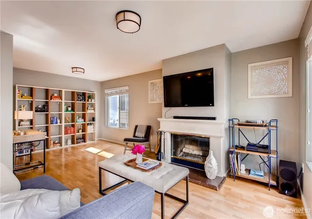 Photo 4 of Condo for sale at 500 Aloha St #211, Seattle, WA 98109 | MLS# NWM2585298 | Listing updated on 2026-09-22
