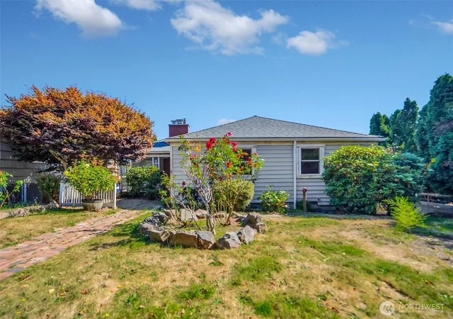Photo 1 of Sale Pending at 4044 39th Avenue Sw, Seattle, WA 98116 | MLS# NWM2585300 | Listing updated on 2026-09-27