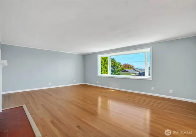Photo 3 of Sale Pending at 4044 39th Avenue Sw, Seattle, WA 98116 | MLS# NWM2585300 | Listing updated on 2026-09-27