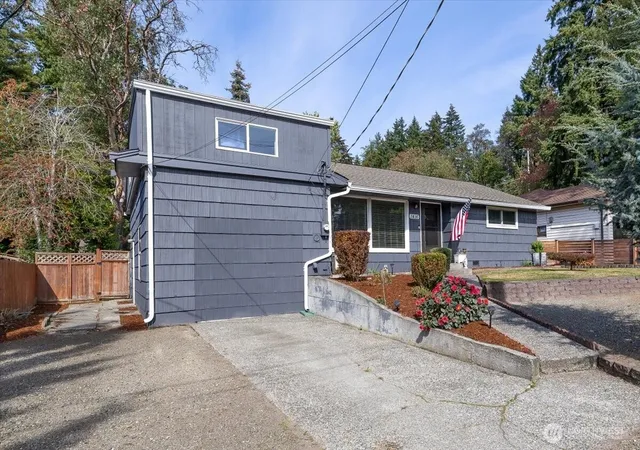 Photo 3 of Single family home for sale at 1416 Ne 158th Street, Shoreline, WA 98155 | MLS# NWM2585301 | Listing updated on 2026-09-24