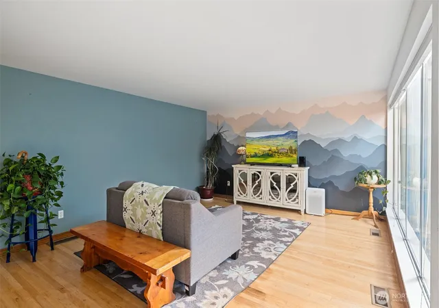 Photo 4 of Single family home for sale at 142 W Columbus Ave, Port Angeles, WA 98362 | MLS# NWM2585304 | Listing updated on 2026-09-25