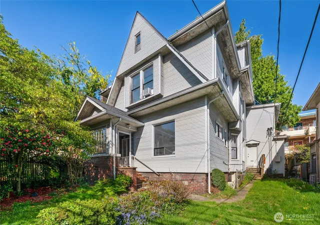 Photo 2 of Multi family home for sale at 206 12th Avenue E, Seattle, WA 98102 | MLS# NWM2585317 | Listing updated on 2026-09-22