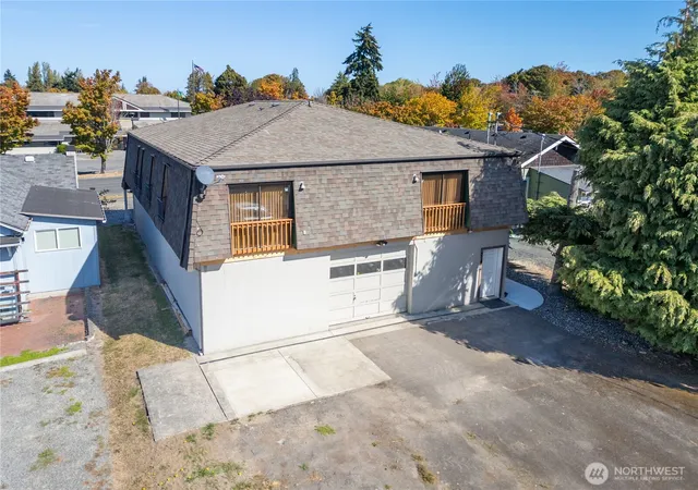 Photo 3 of Single family home for sale at 314 E 5th Street, Port Angeles, WA 98362 | MLS# NWM2585318 | Listing updated on 2026-09-24