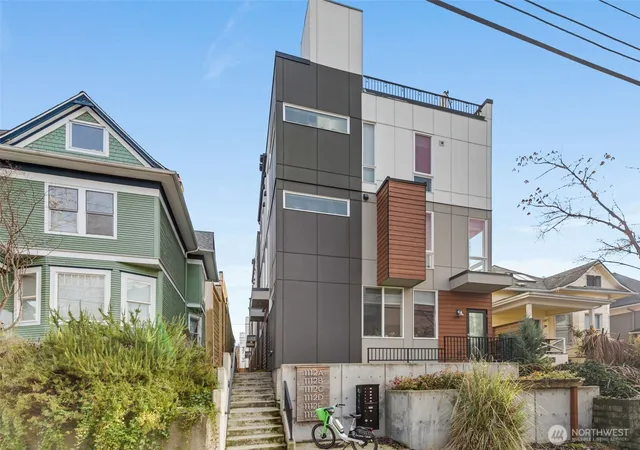 Photo 2 of Townhouse for sale at 1112 13th Avenue #E, Seattle, WA 98122 | MLS# NWM2585321 | Listing updated on 2026-09-22