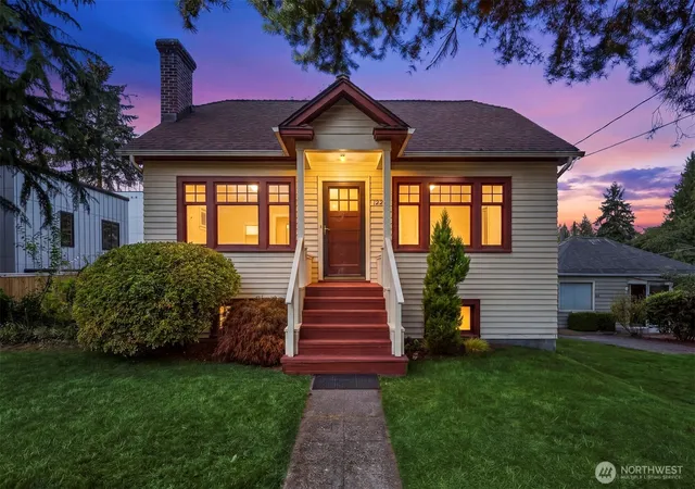Photo 1 of Single family home for sale at 1222 Ne 100th Street, Seattle, WA 98125 | MLS# NWM2585326 | Listing updated on 2026-10-01