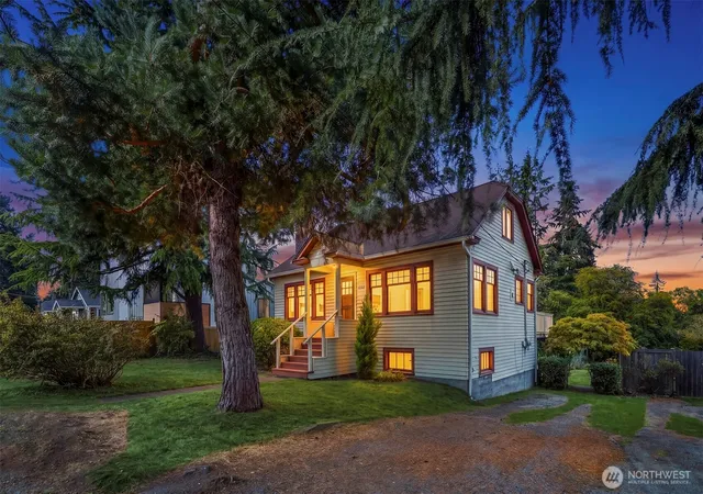 Photo 3 of Single family home for sale at 1222 Ne 100th Street, Seattle, WA 98125 | MLS# NWM2585326 | Listing updated on 2026-10-01