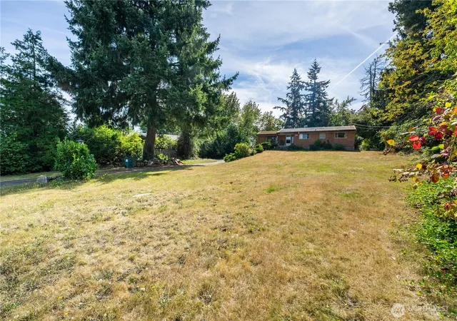 Photo 4 of Land for sale at 4711 NE 201st Place, Lake Forest Park, WA 98155 | MLS# NWM2585327 | Listing updated on 2026-09-21