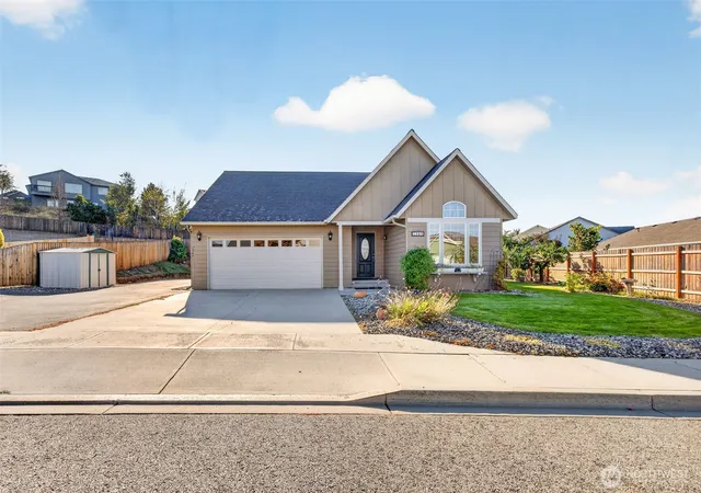 Photo 1 of Single family home for sale at 1364 Tractor Loop, East Wenatchee, WA 98802 | MLS# NWM2585328 | Listing updated on 2026-09-26