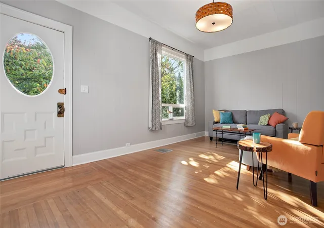 Photo 4 of Single family home for sale at 1147 Humboldt St, Bellingham, WA 98225 | MLS# NWM2585329 | Listing updated on 2026-09-24