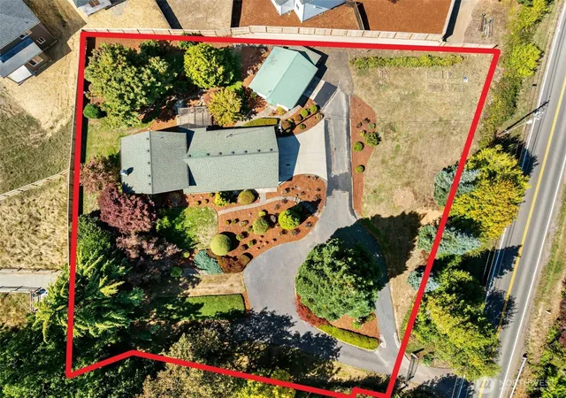 Photo 1 of Single family home for sale at 34100 Nw Pacific Hwy, La Center, WA 98629 | MLS# NWM2585332 | Listing updated on 2026-09-22