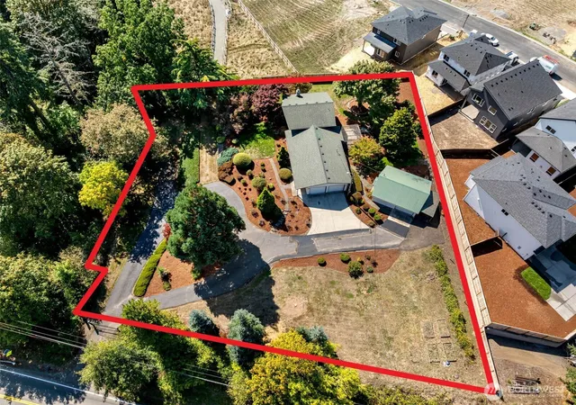 Photo 2 of Single family home for sale at 34100 Nw Pacific Hwy, La Center, WA 98629 | MLS# NWM2585332 | Listing updated on 2026-09-22