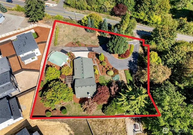 Photo 3 of Single family home for sale at 34100 Nw Pacific Hwy, La Center, WA 98629 | MLS# NWM2585332 | Listing updated on 2026-09-22