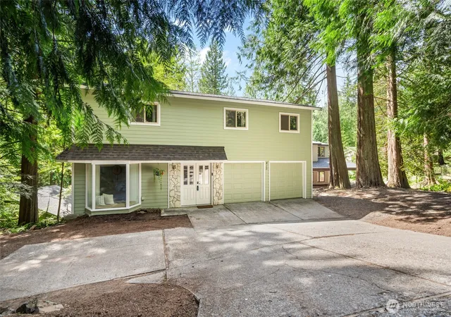 Photo 2 of Single family home for sale at 415 Sudden Valley Dr, Bellingham, WA 98229 | MLS# NWM2585334 | Listing updated on 2026-09-22