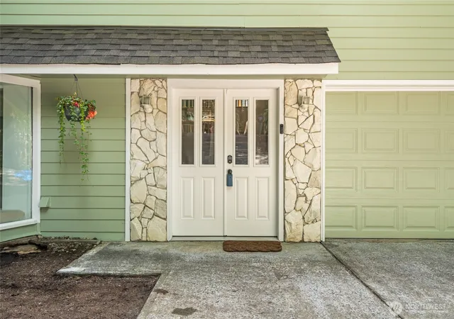 Photo 4 of Single family home for sale at 415 Sudden Valley Dr, Bellingham, WA 98229 | MLS# NWM2585334 | Listing updated on 2026-09-22