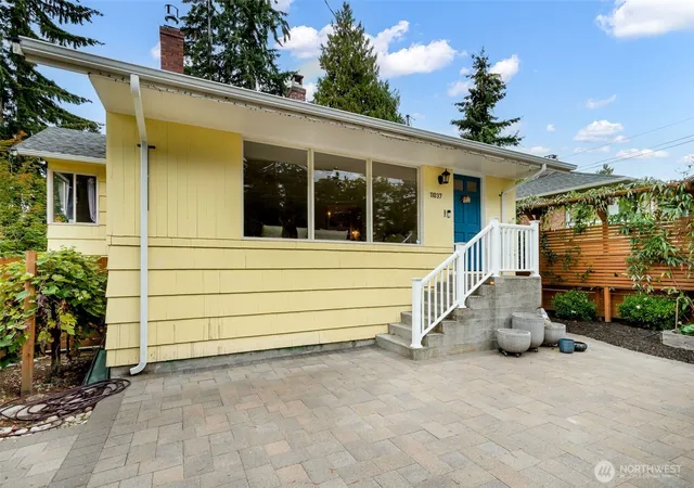 Photo 30 of Single family home for sale at 11037 Sand Point Way NE, Seattle, WA 98125 | MLS# NWM2585338 | Listing updated on 2026-10-20