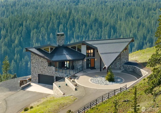 Photo 2 of Single family home for sale at 3653 Hart Rd, Cle Elum, WA 98922 | MLS# NWM2585340 | Listing updated on 2026-09-30