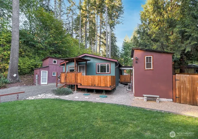 Photo 3 of Manufactured home for sale at 2070 NE Tahuya River Dr, Tahuya, WA 98588 | MLS# NWM2585342 | Listing updated on 2026-09-25