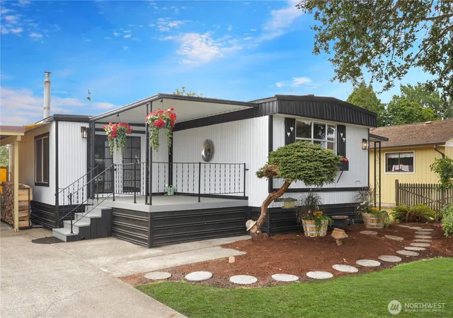 Photo 1 of Manufactured home for sale at 3516 Harrison Ave #E, Centralia, WA 98531 | MLS# NWM2585344 | Listing updated on 2026-09-22