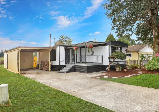 Photo 2 of Manufactured home for sale at 3516 Harrison Ave #E, Centralia, WA 98531 | MLS# NWM2585344 | Listing updated on 2026-09-22