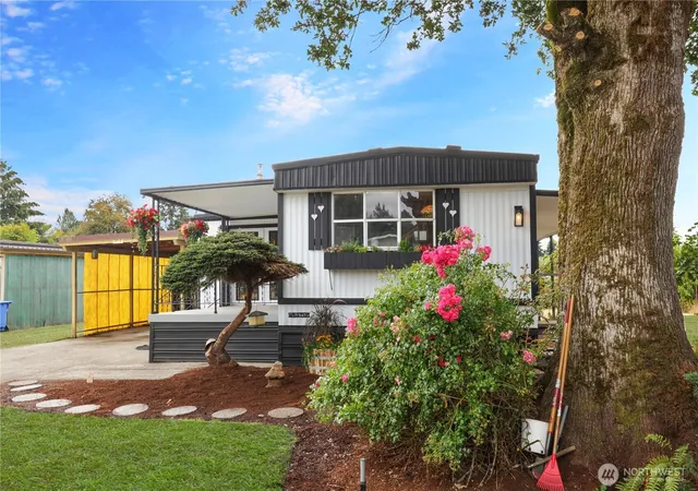 Photo 3 of Manufactured home for sale at 3516 Harrison Ave #E, Centralia, WA 98531 | MLS# NWM2585344 | Listing updated on 2026-09-22